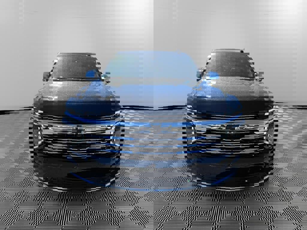 New 2026 Chevrolet Suburban Premier video 2