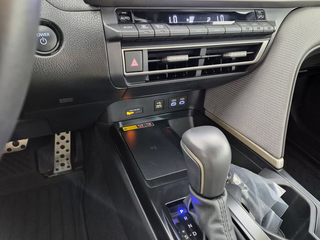Used 2025 Toyota Camry SE FWD image 20
