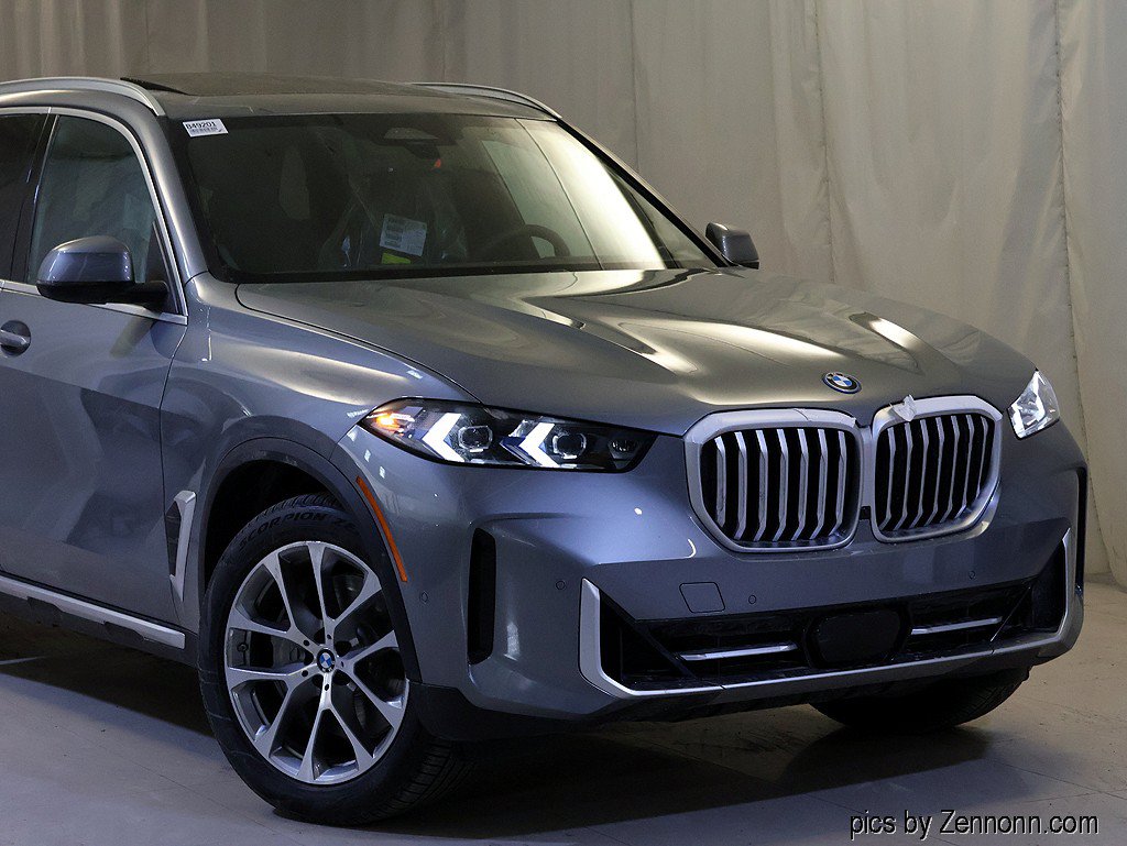 Used 2026 BMW X5 xDrive50e w/ Climate Comfort Package AWD/4WD image 2
