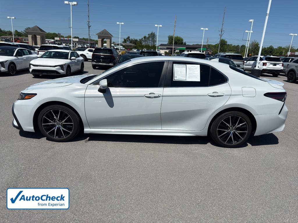 Used 2024 Toyota Camry SE FWD image 2