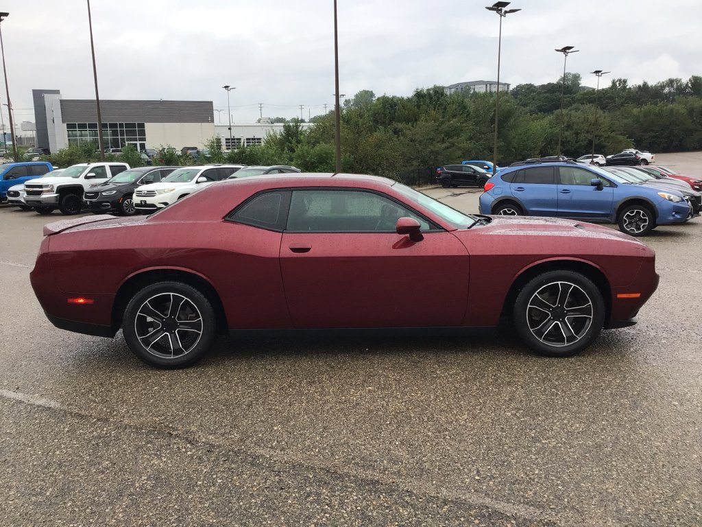 Used 2019 Dodge Challenger SXT RWD image 7
