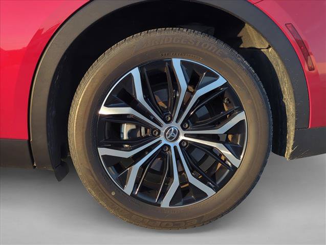 Certified 2024 Toyota Crown AWD/4WD image 7