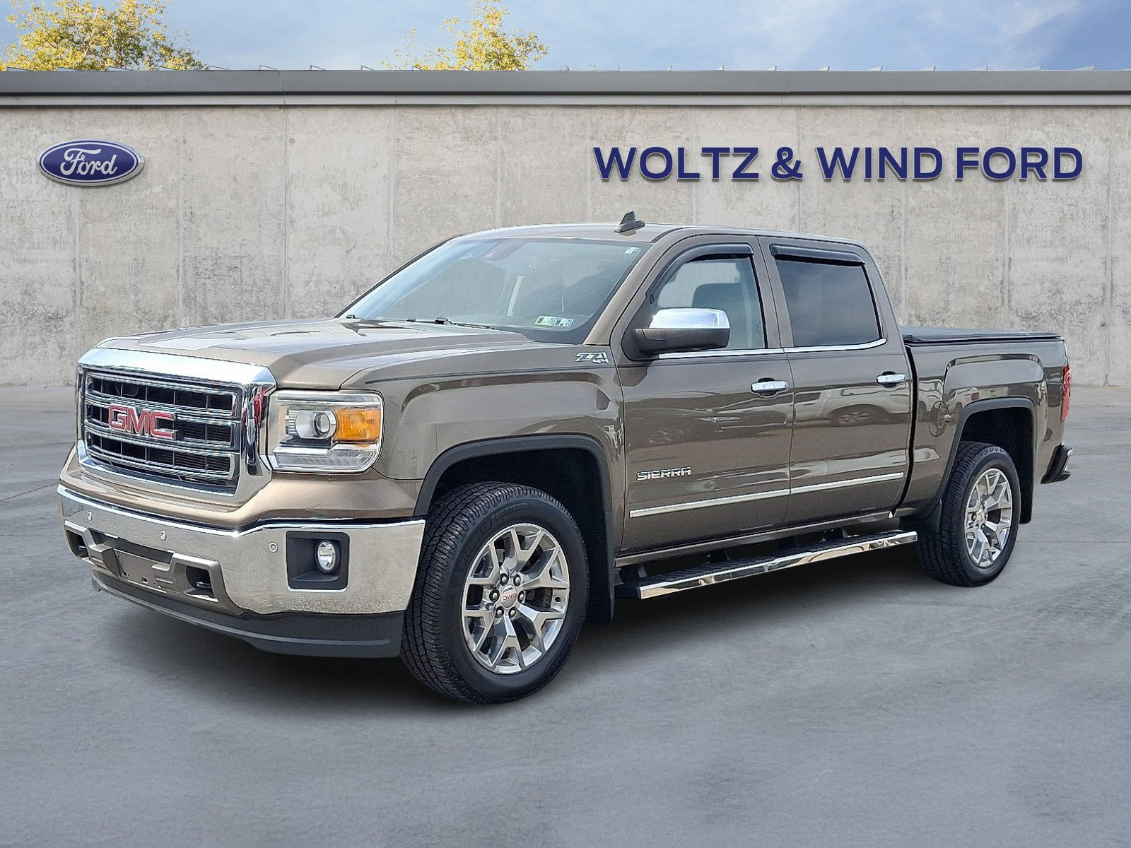 Used 2015 GMC Sierra 1500 SLT w/ SLT Crew Cab Value Package AWD/4WD image 3