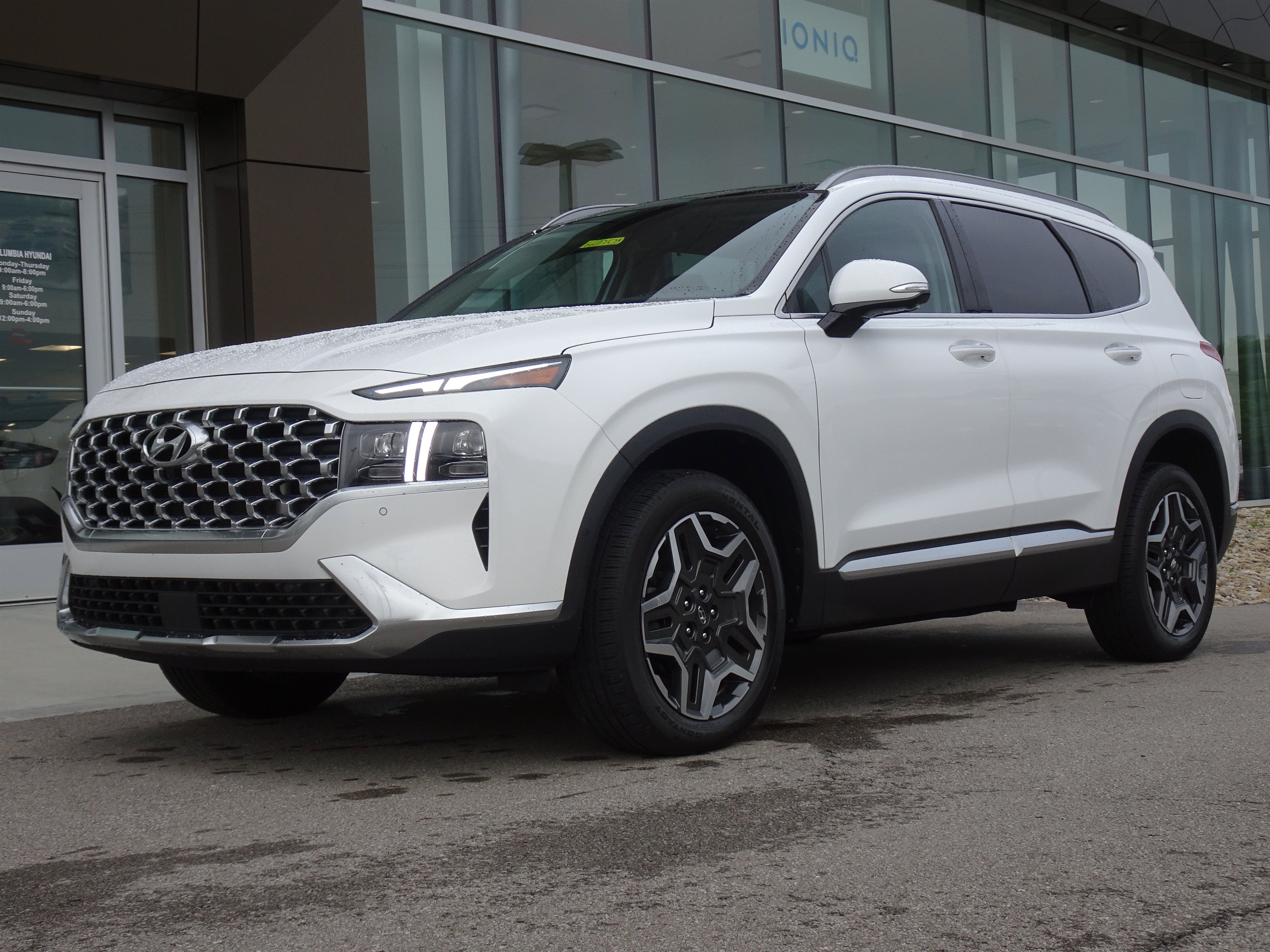 Used 2023 Hyundai Santa Fe Limited AWD/4WD image 1