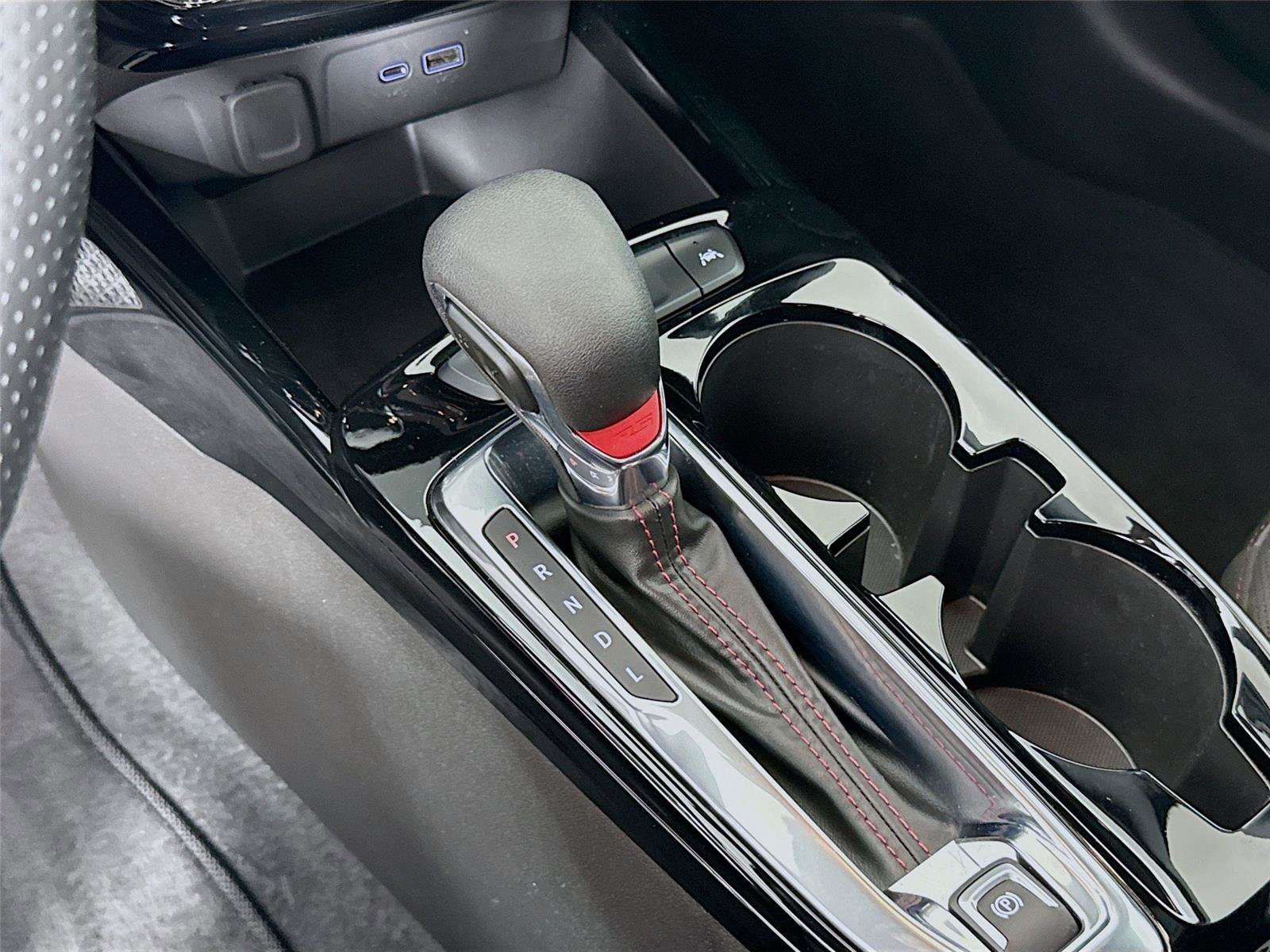 Used 2024 Chevrolet Trax RS w/ Driver Confidence Package image 17