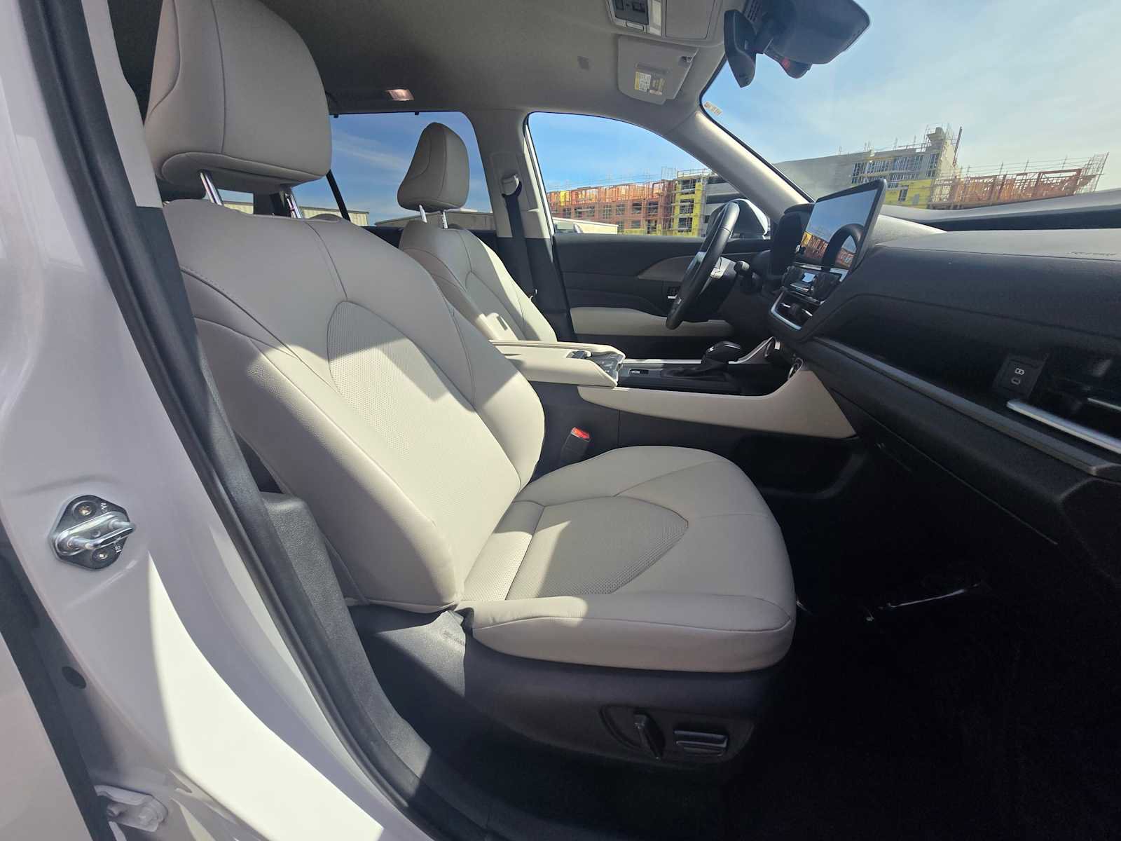 Used 2024 Toyota Grand Highlander XLE image 11