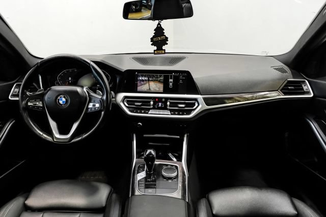 Used 2020 BMW 330i Sedan w/ Convenience Package RWD image 18