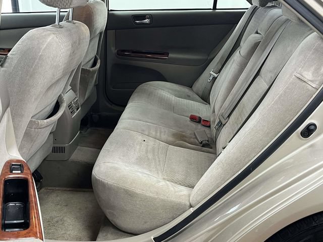 Used 2004 Toyota Camry XLE FWD image 16