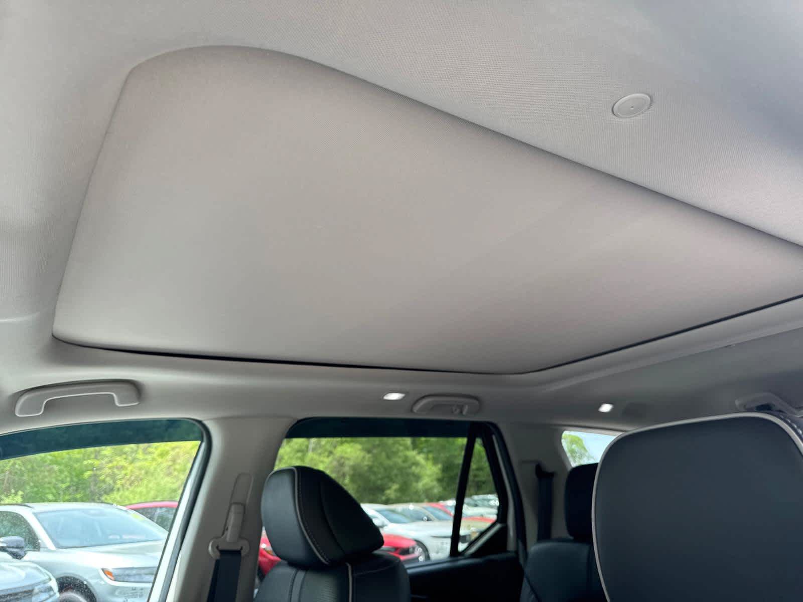 Used 2025 Honda Pilot Elite image 15