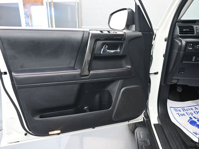 Used 2024 Toyota 4Runner TRD Off-Road image 10