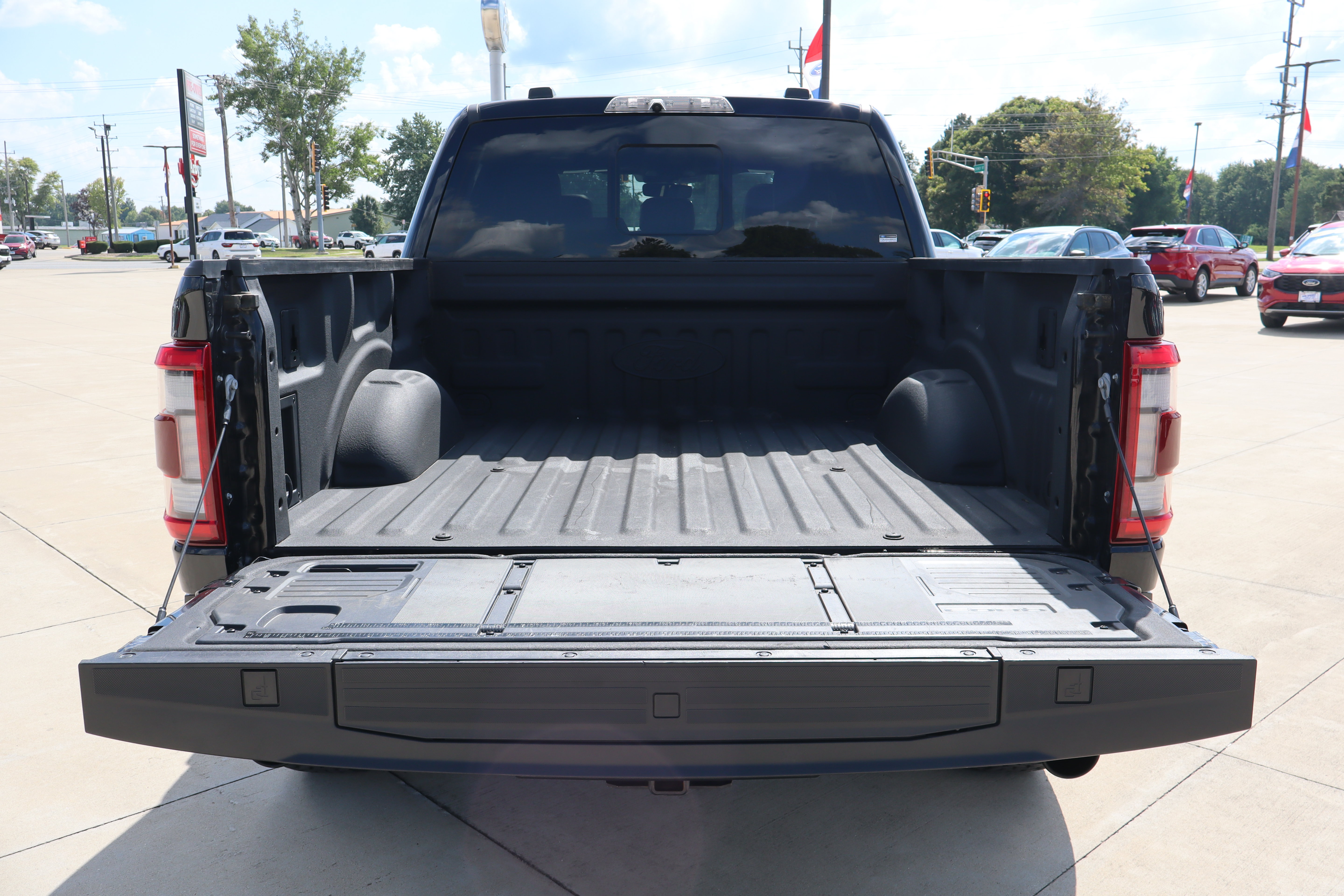Used 2022 Ford F150 Raptor w/ Raptor 37 Performance Package AWD/4WD image 33