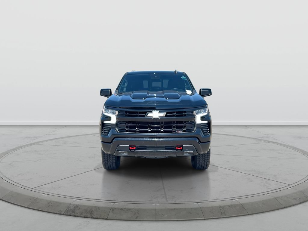 Used 2025 Chevrolet Silverado 1500 LT Trail Boss w/ Convenience Package II AWD/4WD image 3