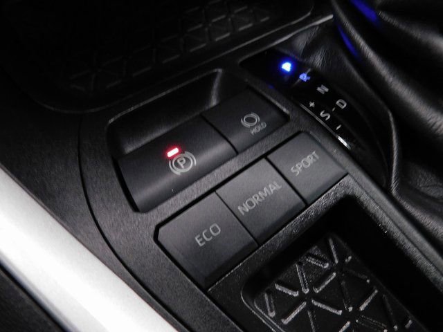 Used 2021 Toyota RAV4 XLE Premium image 33