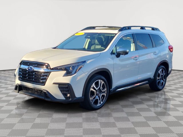 Used 2023 Subaru Ascent Limited w/ Technology Package AWD/4WD image 2