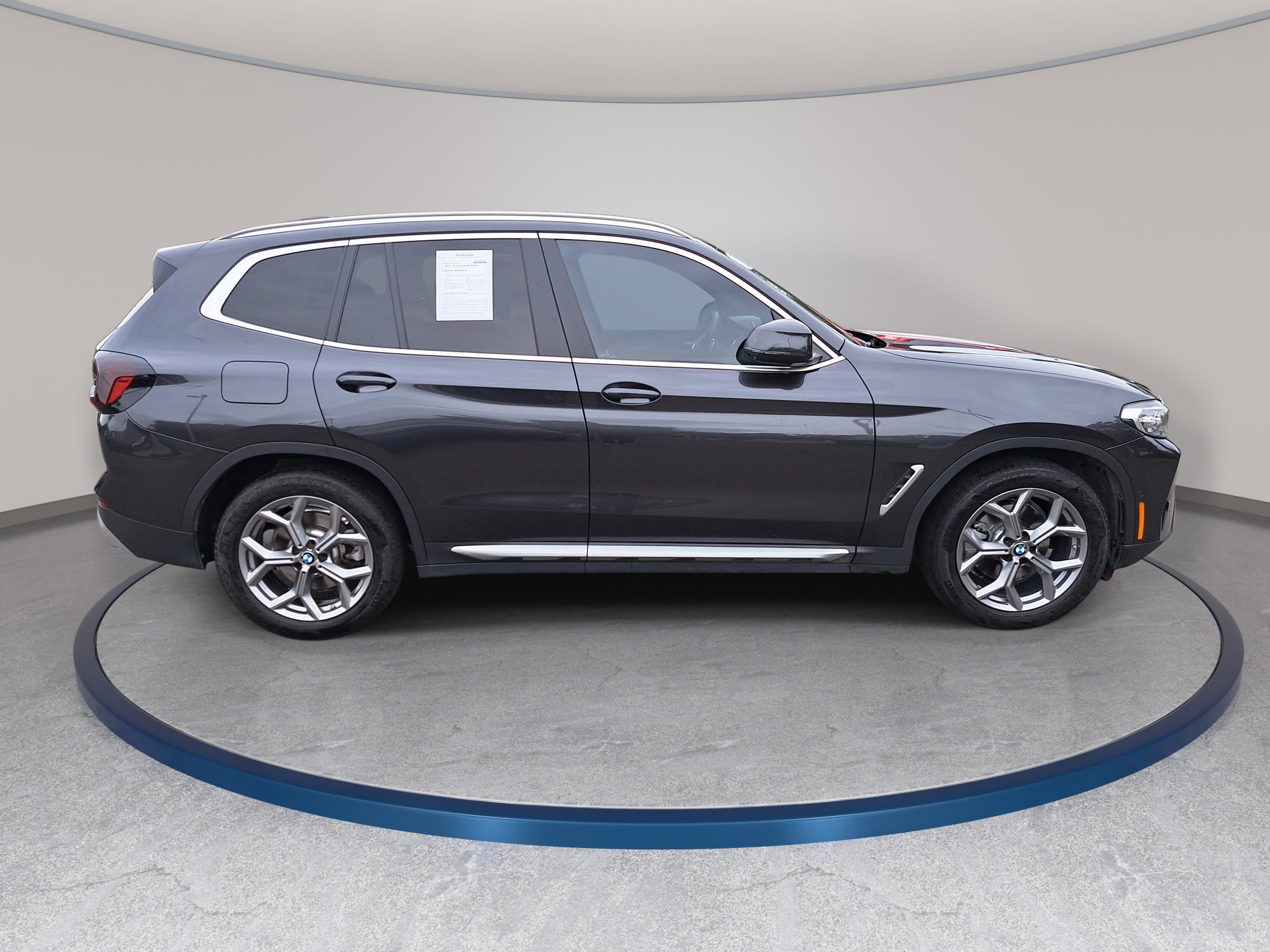 Used 2024 BMW X3 xDrive30i w/ Premium Package w/ZPA AWD/4WD image 4