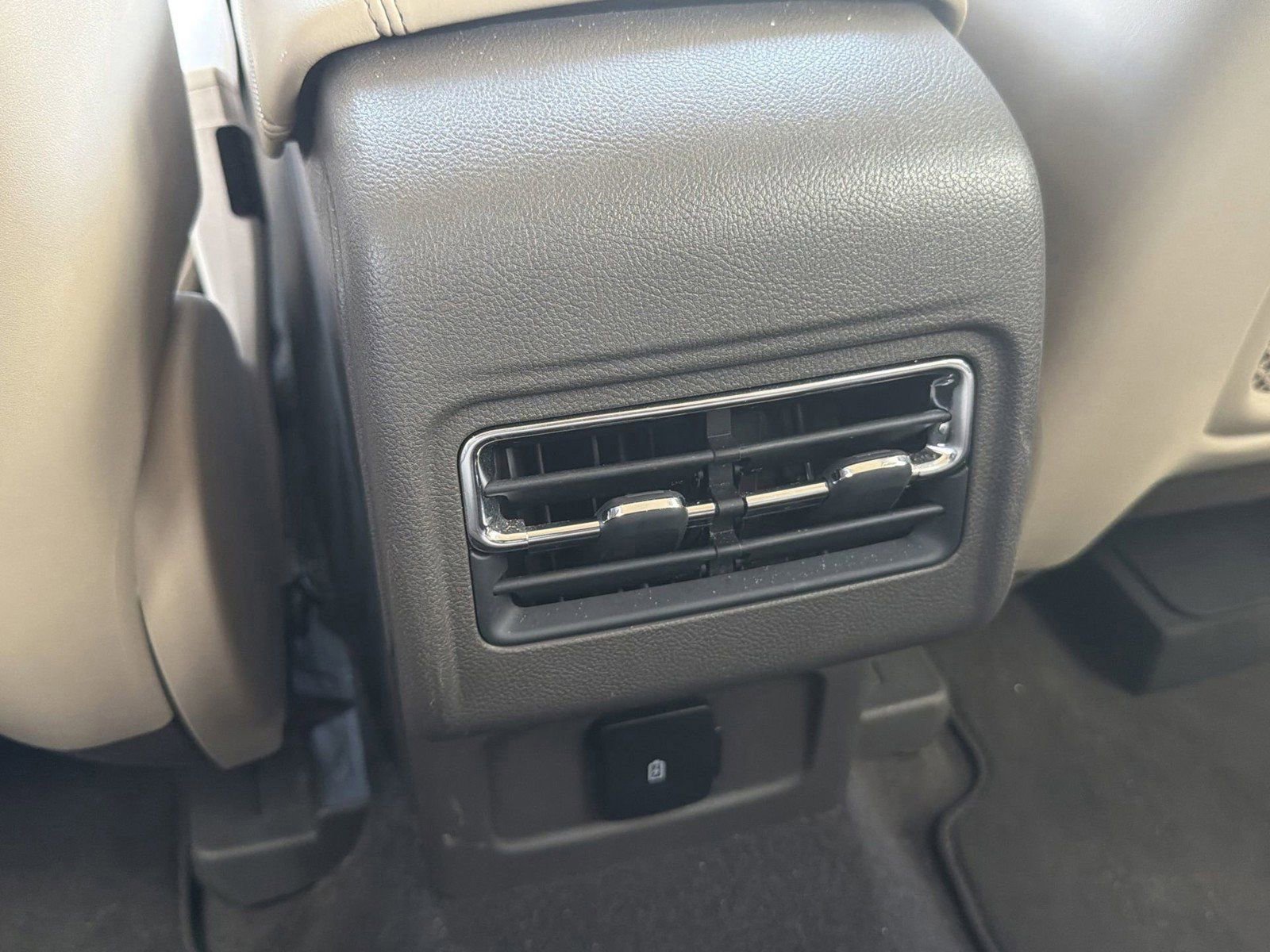 Used 2024 Lincoln Corsair FWD image 17