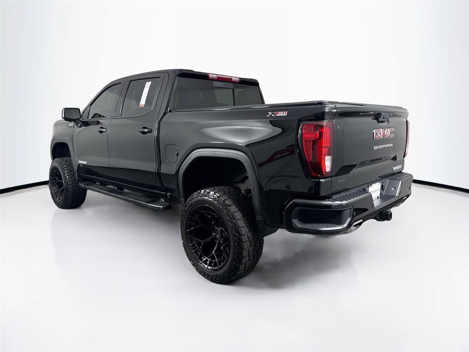 Used 2025 GMC Sierra 1500 Elevation w/ Elevation Premium Package AWD/4WD image 13