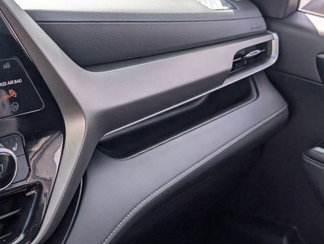 Used 2024 Toyota Highlander XLE image 28