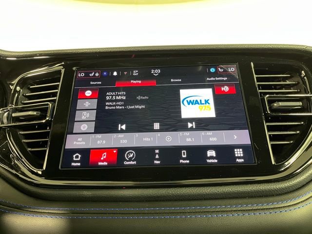 Used 2022 Dodge Durango R/T w/ Tow 'N Go Package AWD/4WD image 28