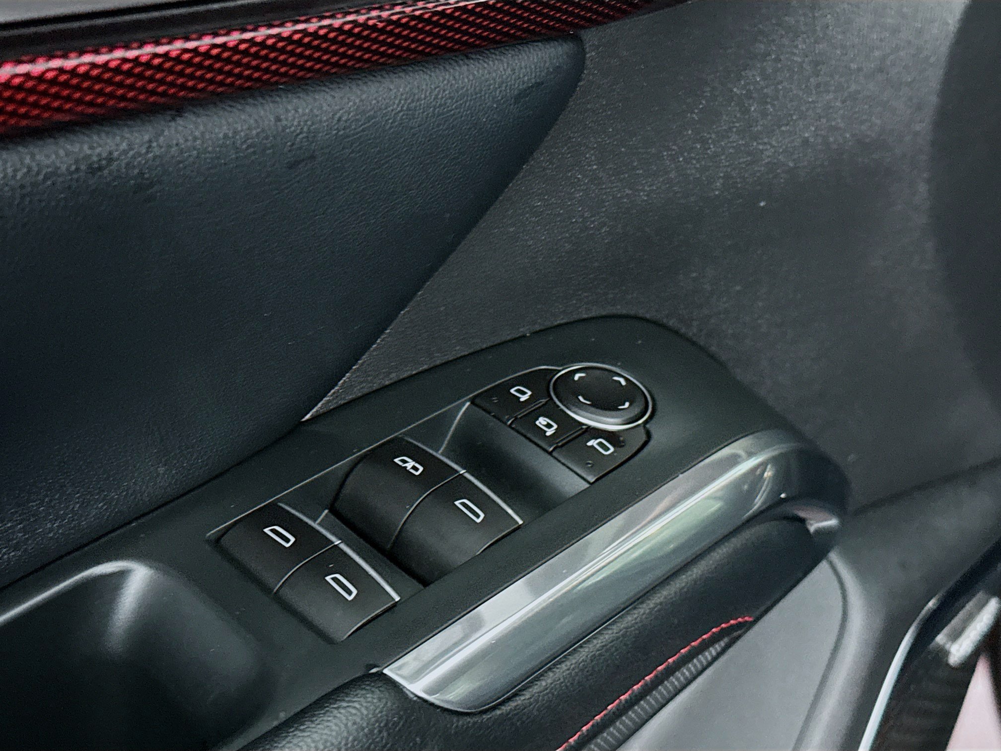 Used 2026 Chevrolet Traverse RS FWD image 25