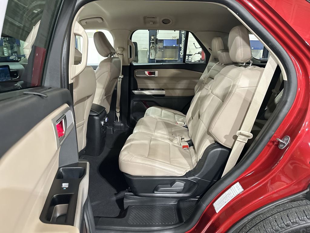 Used 2024 Ford Explorer Limited image 24