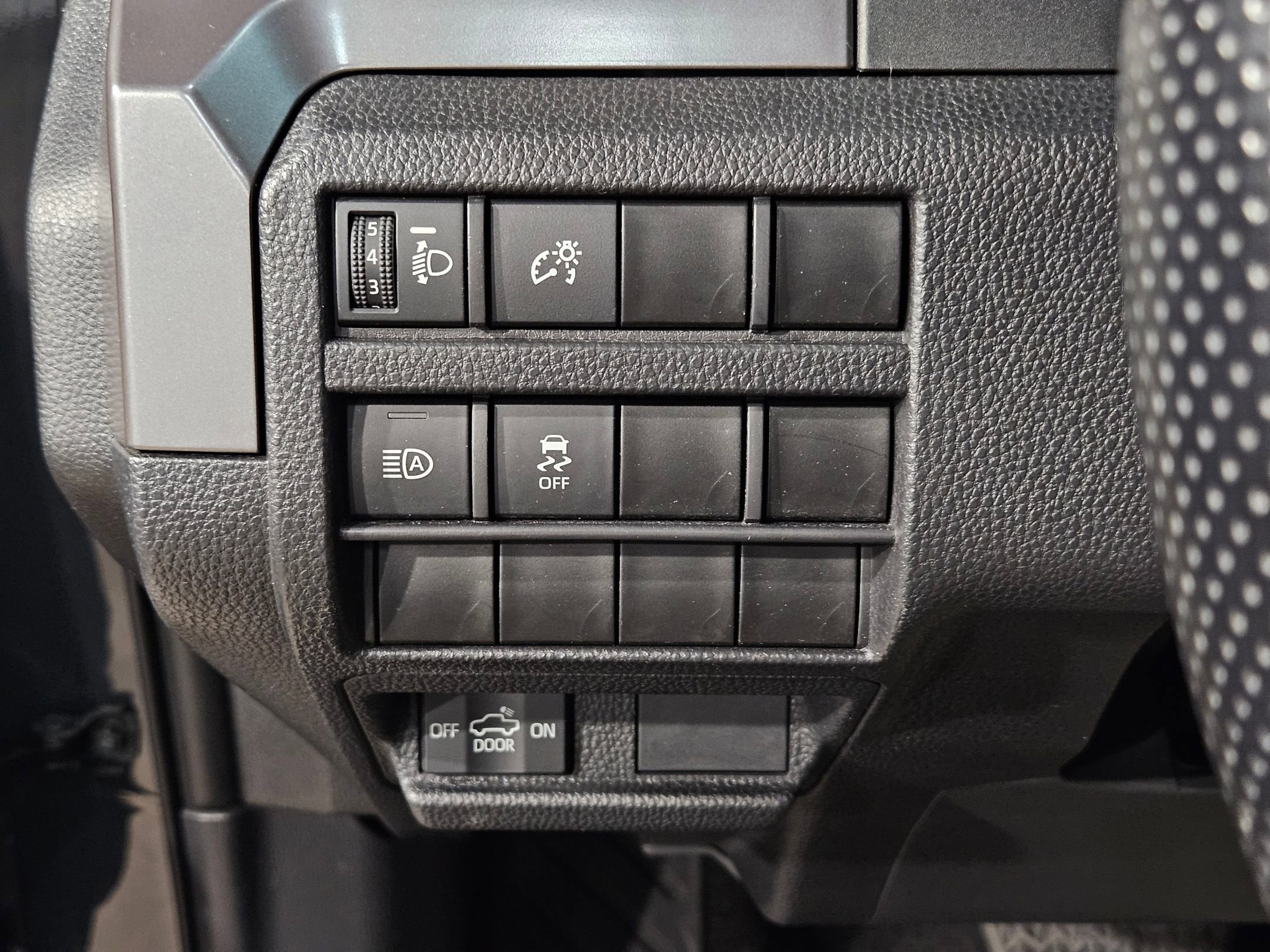 Certified 2025 Toyota Tacoma SR5 image 25