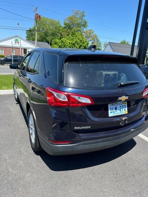 Used 2020 Chevrolet Equinox LS w/ LS Convenience Package AWD/4WD image 4