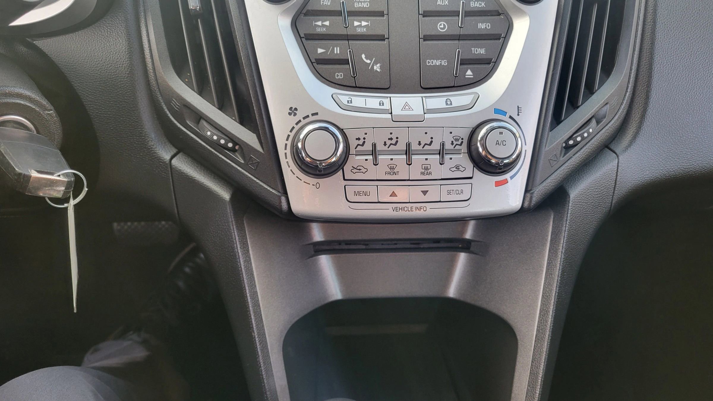 Used 2014 Chevrolet Equinox LS image 16