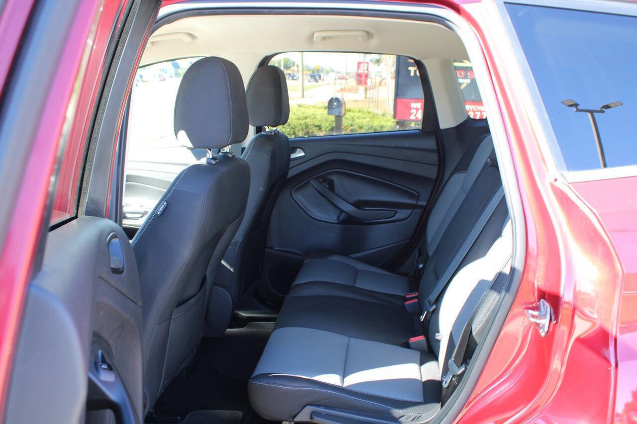 Used 2017 Ford Escape SE image 50