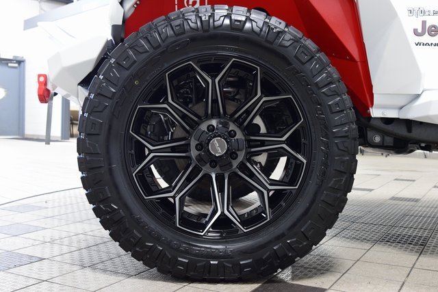 Used 2025 Jeep Wrangler Unlimited Rubicon w/ XTREMEE 35" Tire Package image 25