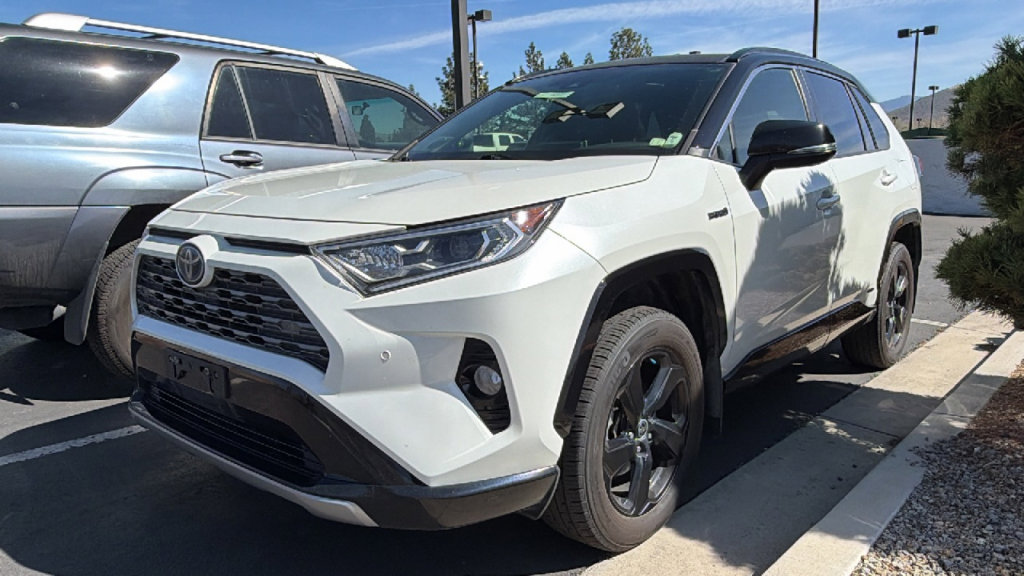 Used 2020 Toyota RAV4 XSE image 4