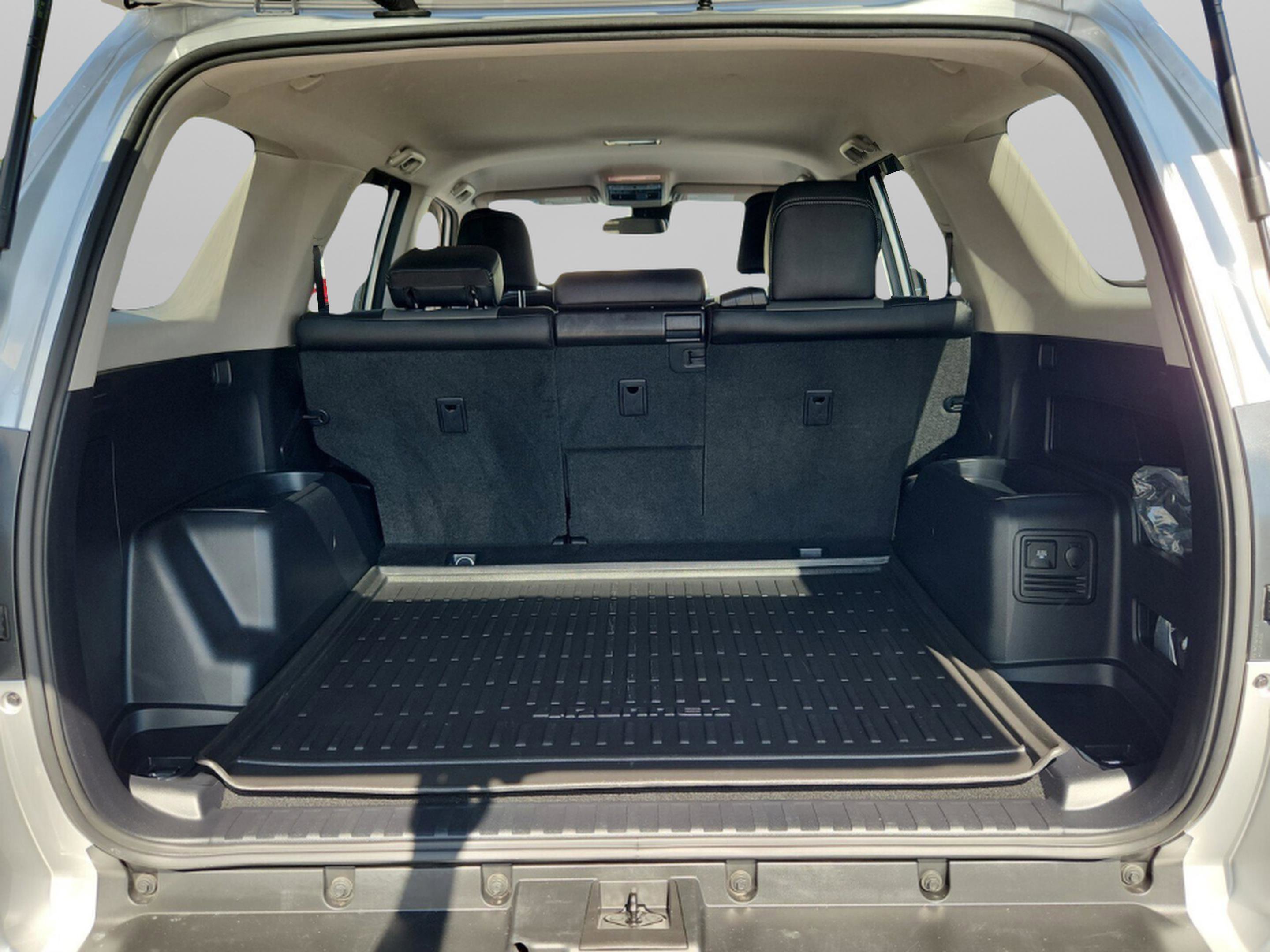 Certified 2024 Toyota 4Runner SR5 Premium image 30