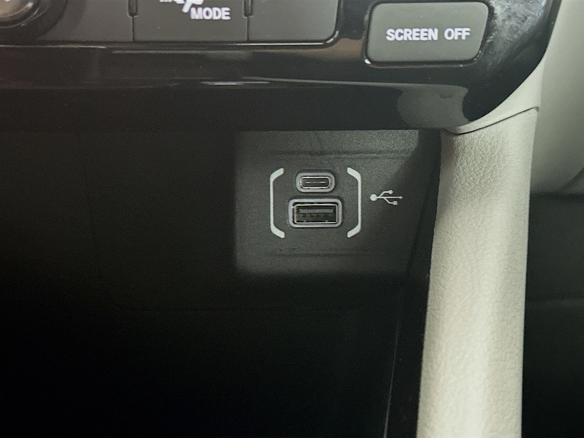 Used 2023 Jeep Compass Latitude image 26