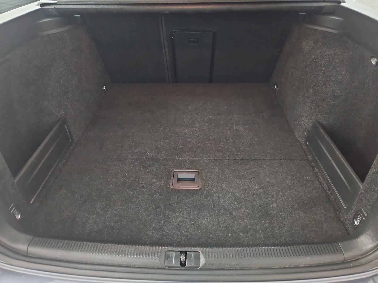 Used 2010 Volkswagen Passat Komfort FWD image 33