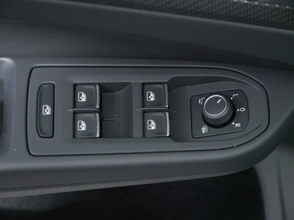 Used 2024 Volkswagen Golf R AWD/4WD image 21