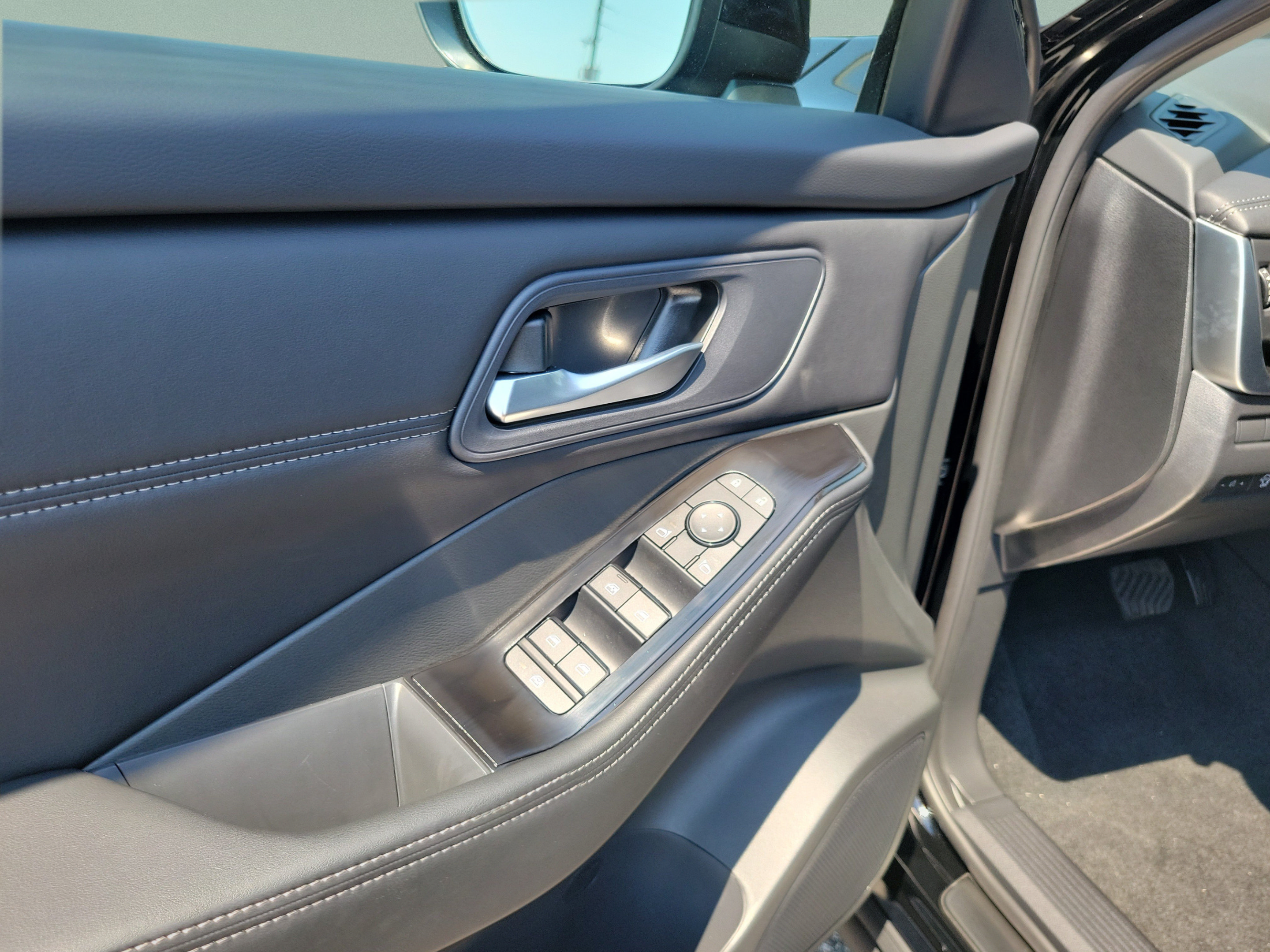 New 2026 Nissan Rogue Dark Armor FWD image 15