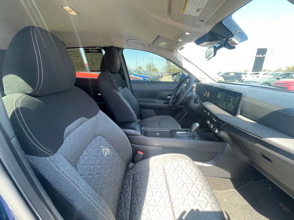 Used 2025 Nissan Kicks SV image 25