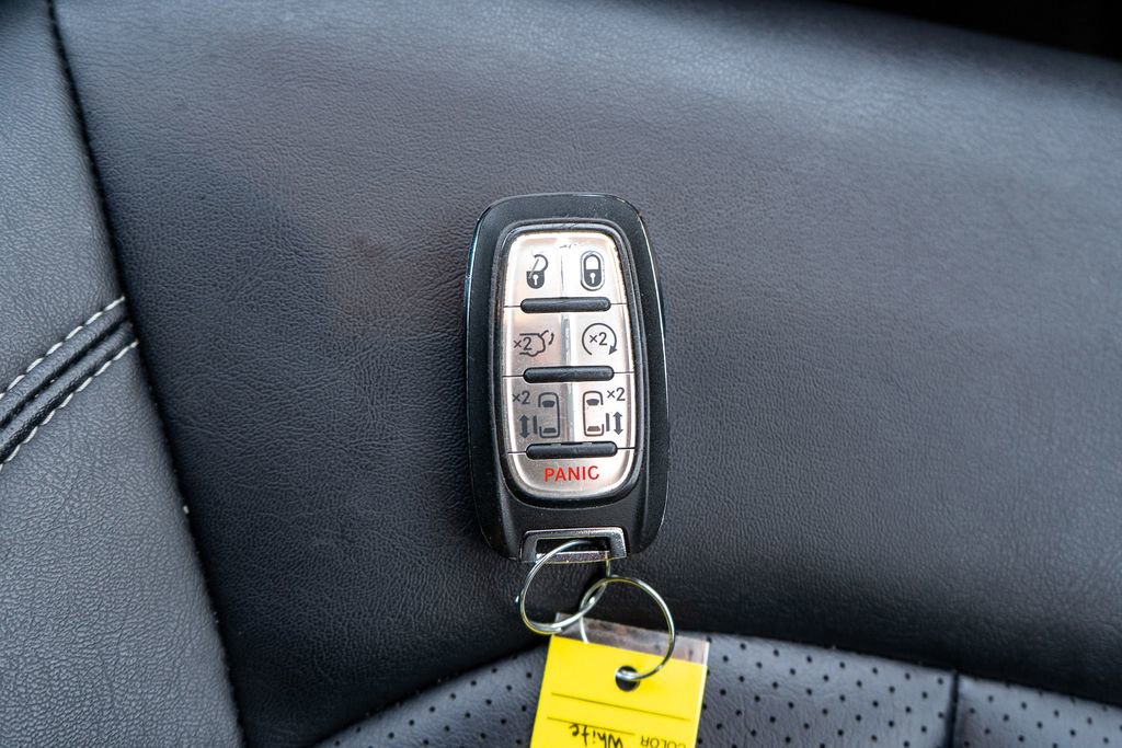 Used 2024 Chrysler Pacifica Select image 33