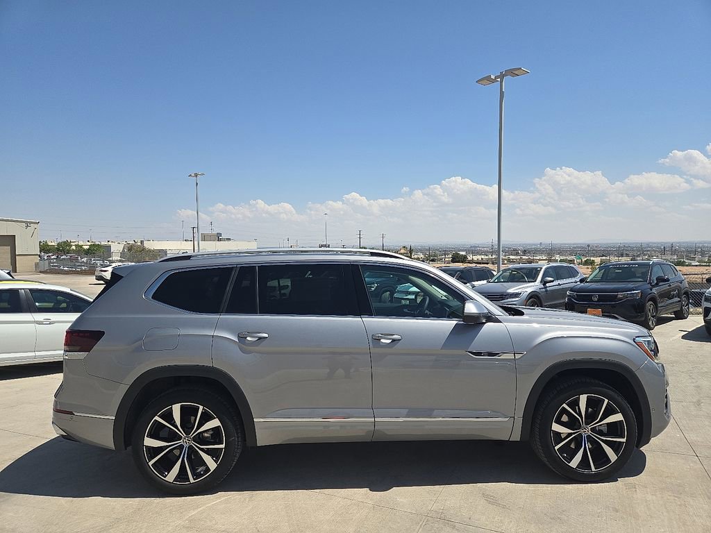 Used 2025 Volkswagen Atlas SEL Premium R-Line image 13
