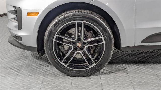 Used 2021 Porsche Macan w/ Premium Package Plus AWD/4WD image 35