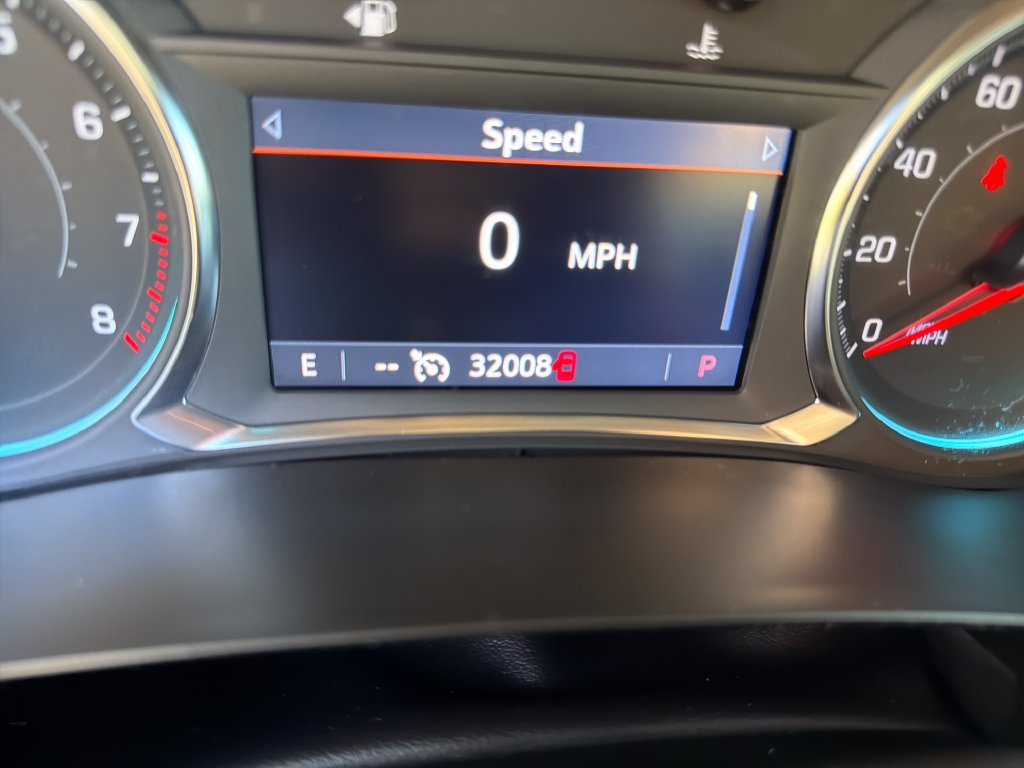 Used 2023 Chevrolet Traverse LT FWD image 16
