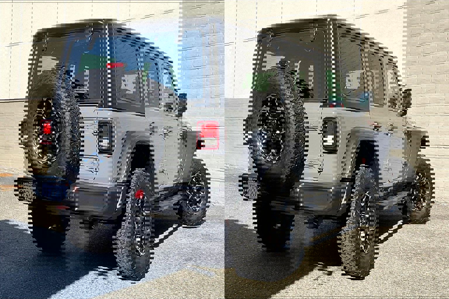 Used 2023 Jeep Wrangler Unlimited Rubicon image 12