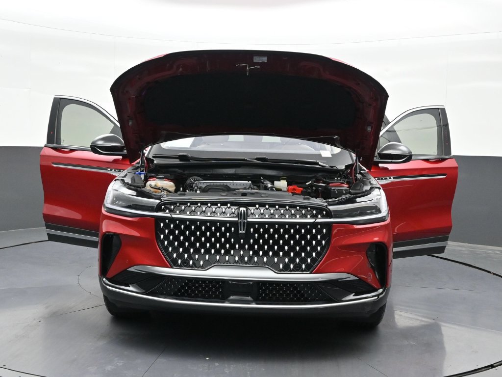Used 2024 Lincoln Nautilus Premier AWD/4WD image 37