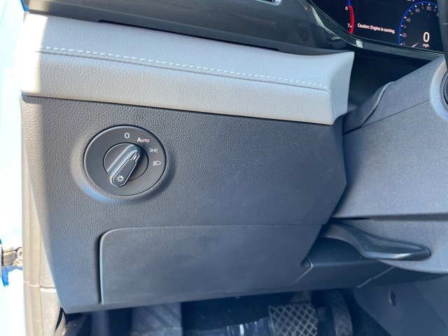 Used 2022 Volkswagen Taos SEL image 25