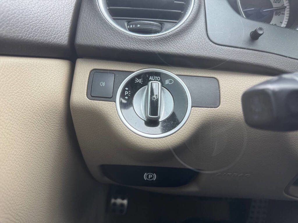 Used 2012 Mercedes-Benz C 250 Coupe image 22