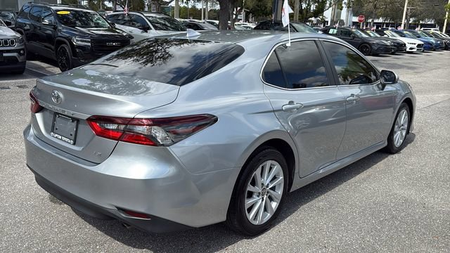 Used 2022 Toyota Camry LE image 9