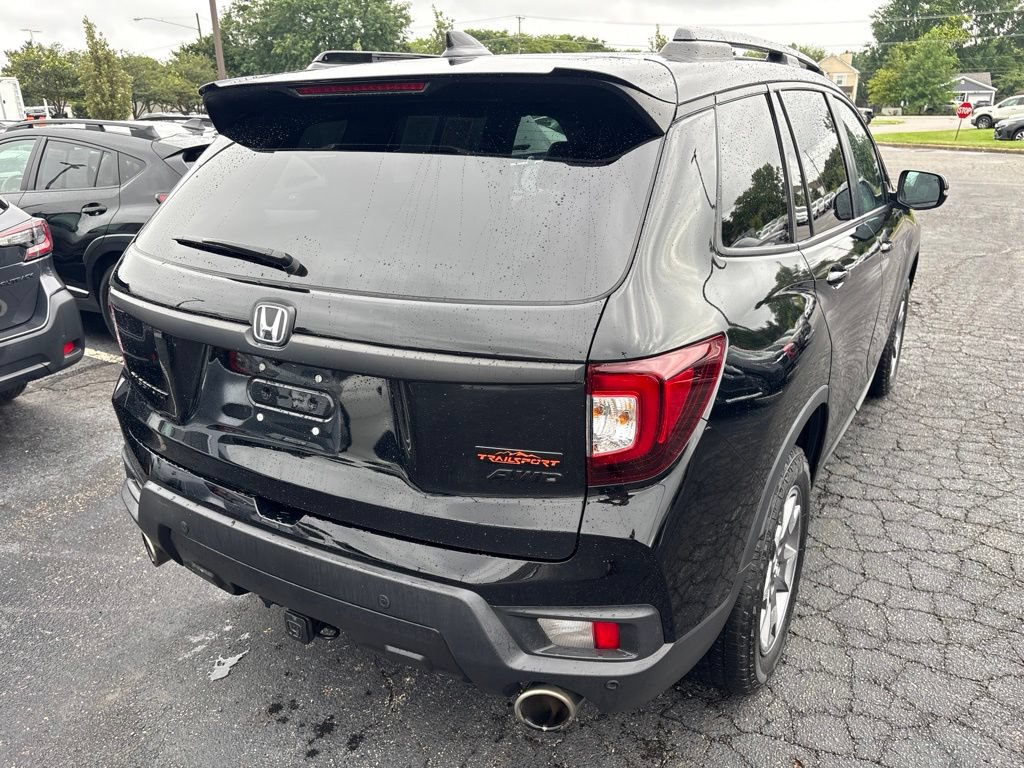 Used 2023 Honda Passport TrailSport image 3