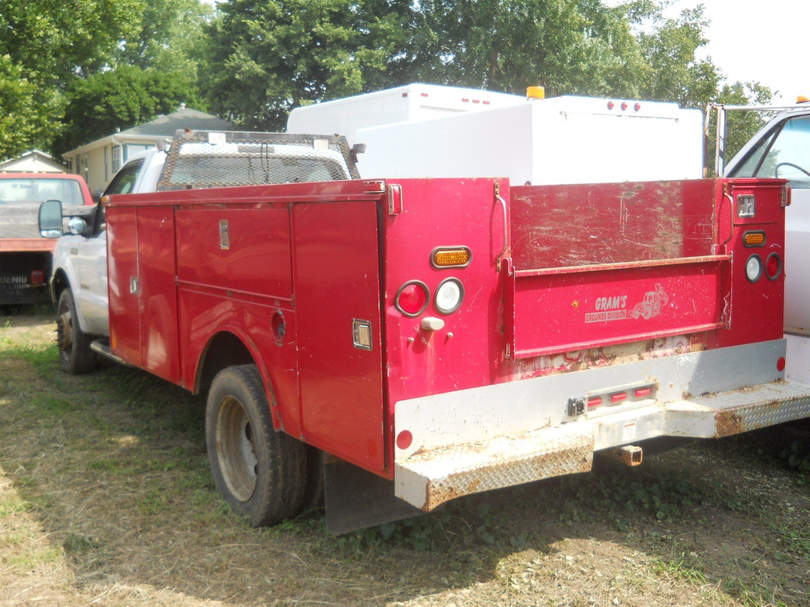 Used 2004 Ford F450 4x4 Regular Cab Super Duty image 3