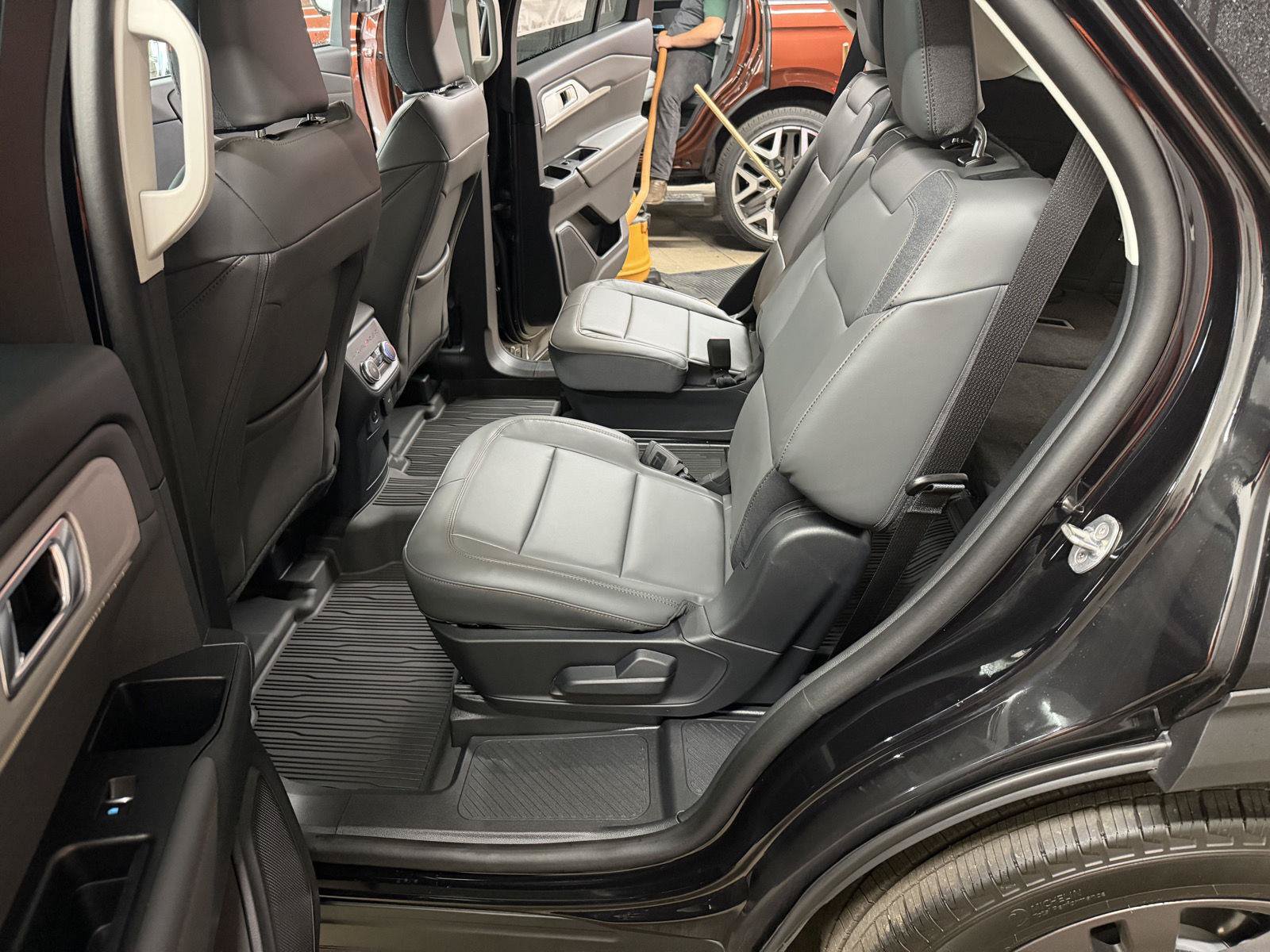 New 2026 Ford Explorer Active w/ Active Comfort Package AWD/4WD image 23