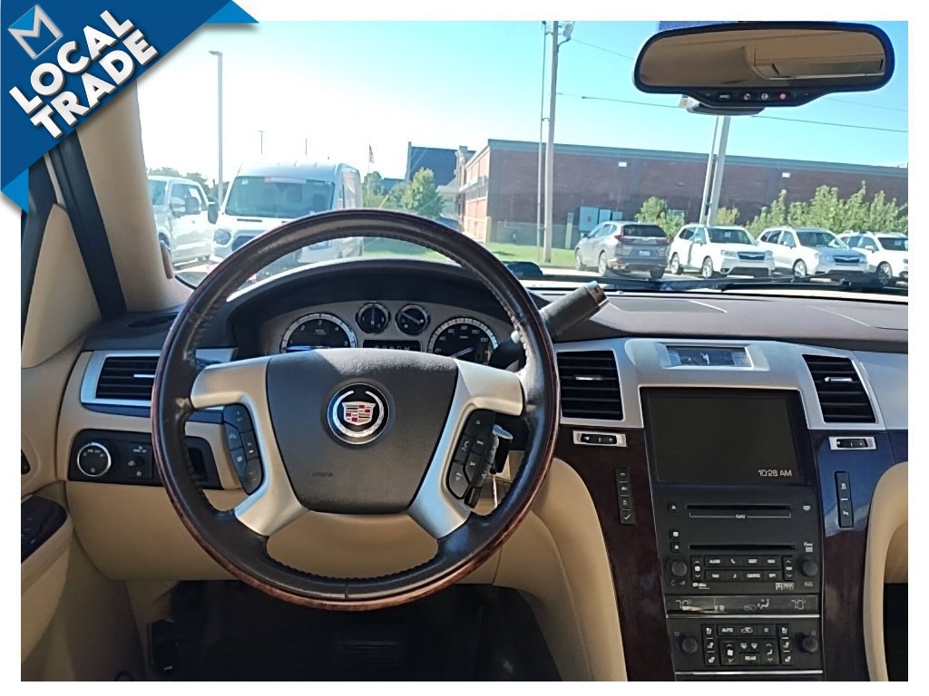 Used 2010 Cadillac Escalade ESV Luxury RWD image 11